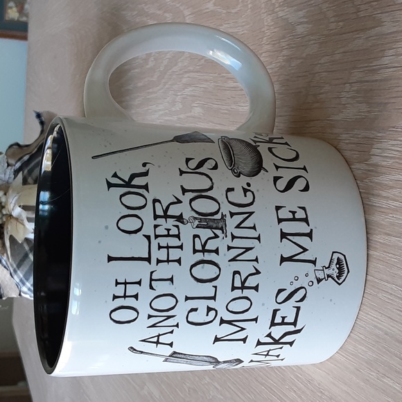 Disney Hocus Pocus Oh Look Another Glorious Morning Winifred Sanderson Quote - Picture 1 of 7